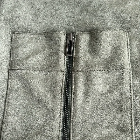 BCBGMaxAzria Green Suede Mini Skirt - Picture 4 of 5